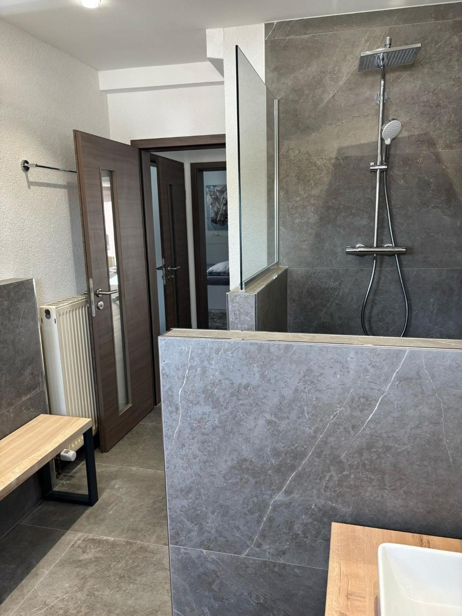 Business Ho 03 Apartment Некарзулм Екстериор снимка